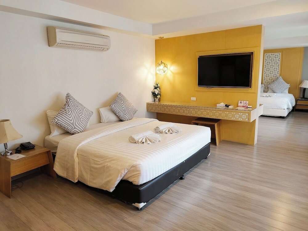 Фото Moon Dragon Hotel