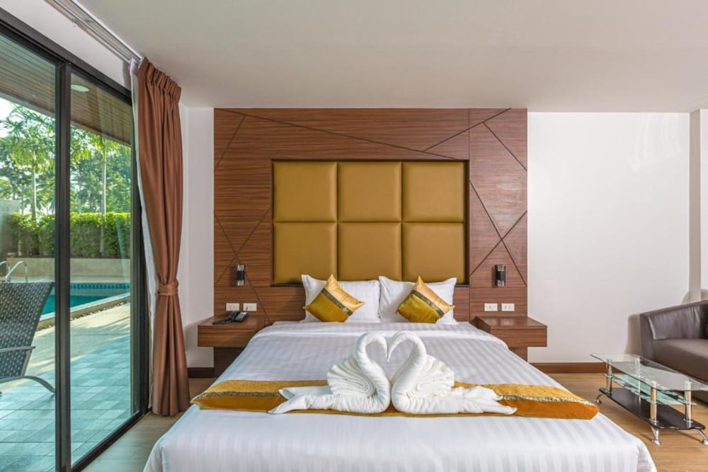 Фото The Bell Airport Phuket Hotel