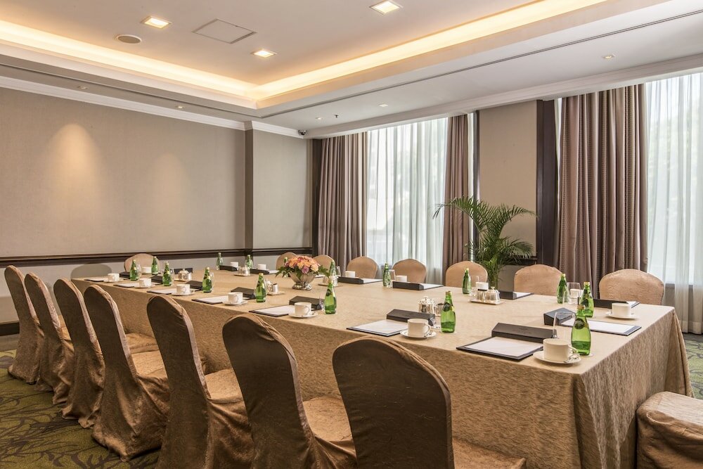 Фото Diamond Hotel Philippines