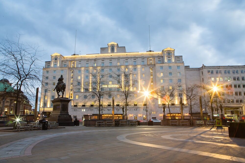 Фото The Queens Hotel