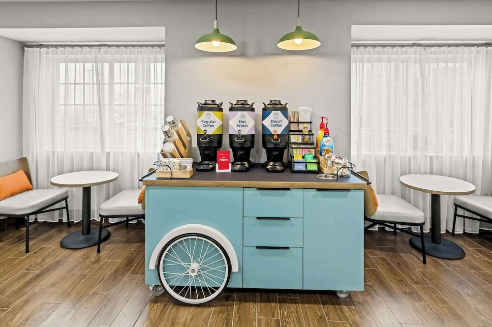 Фото Comfort Inn & Suites Airport Dulles - Gateway