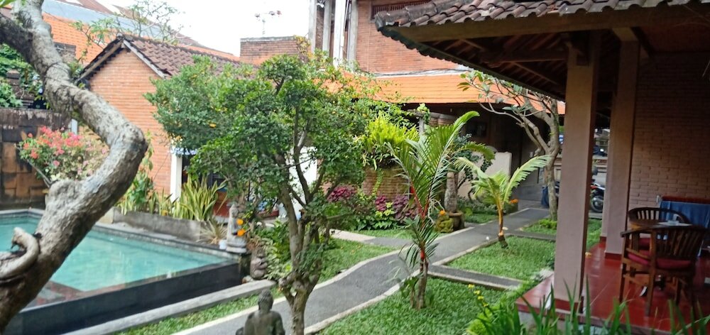 Фото Monkey Forest Bungalow