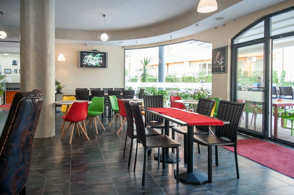 Фото Mariner's Suites