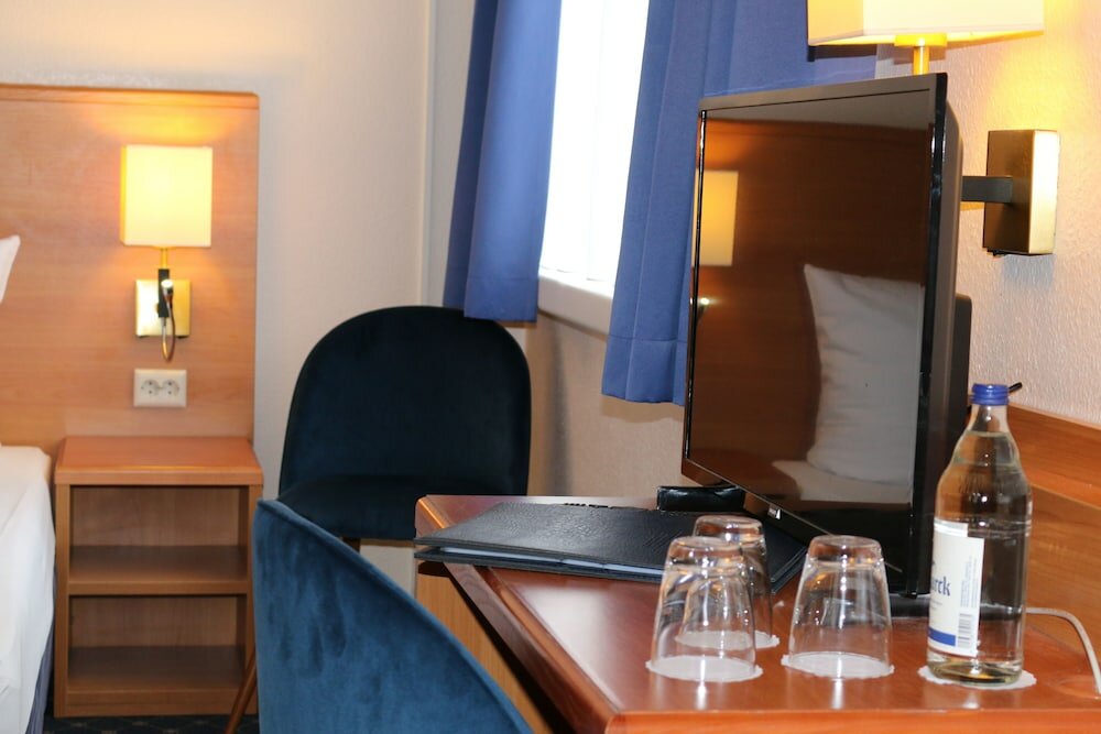 Фото Elbbrücken Hotel