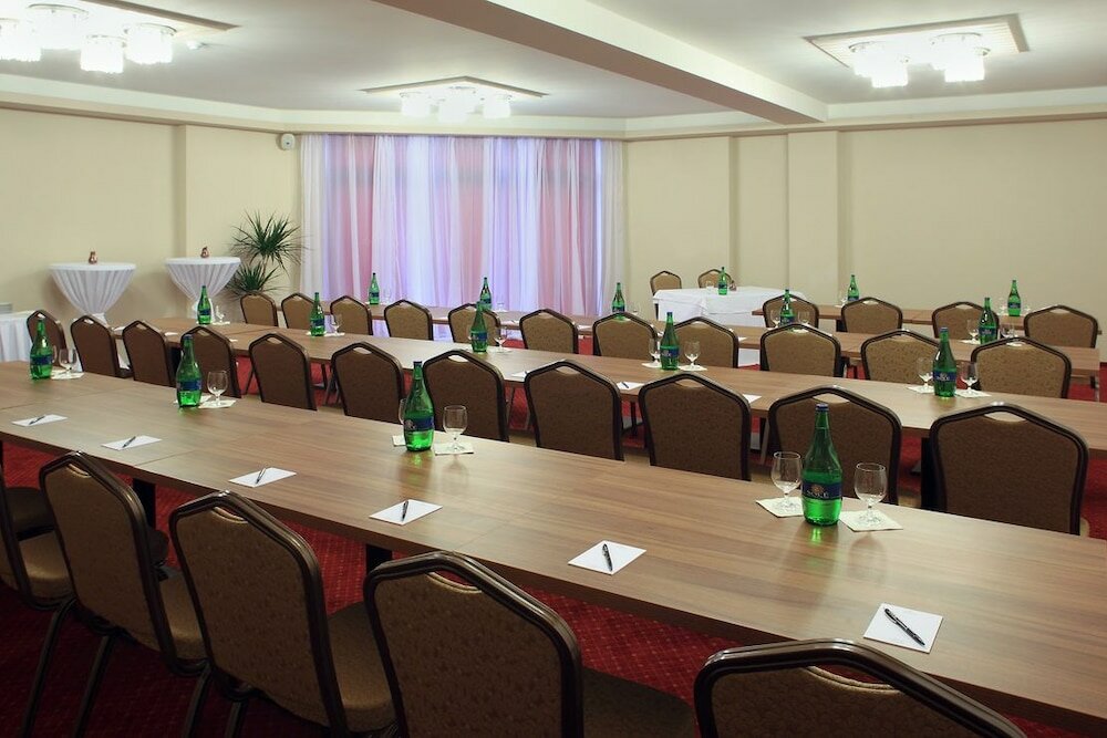 Фото Golden Fish Hotel Apartments