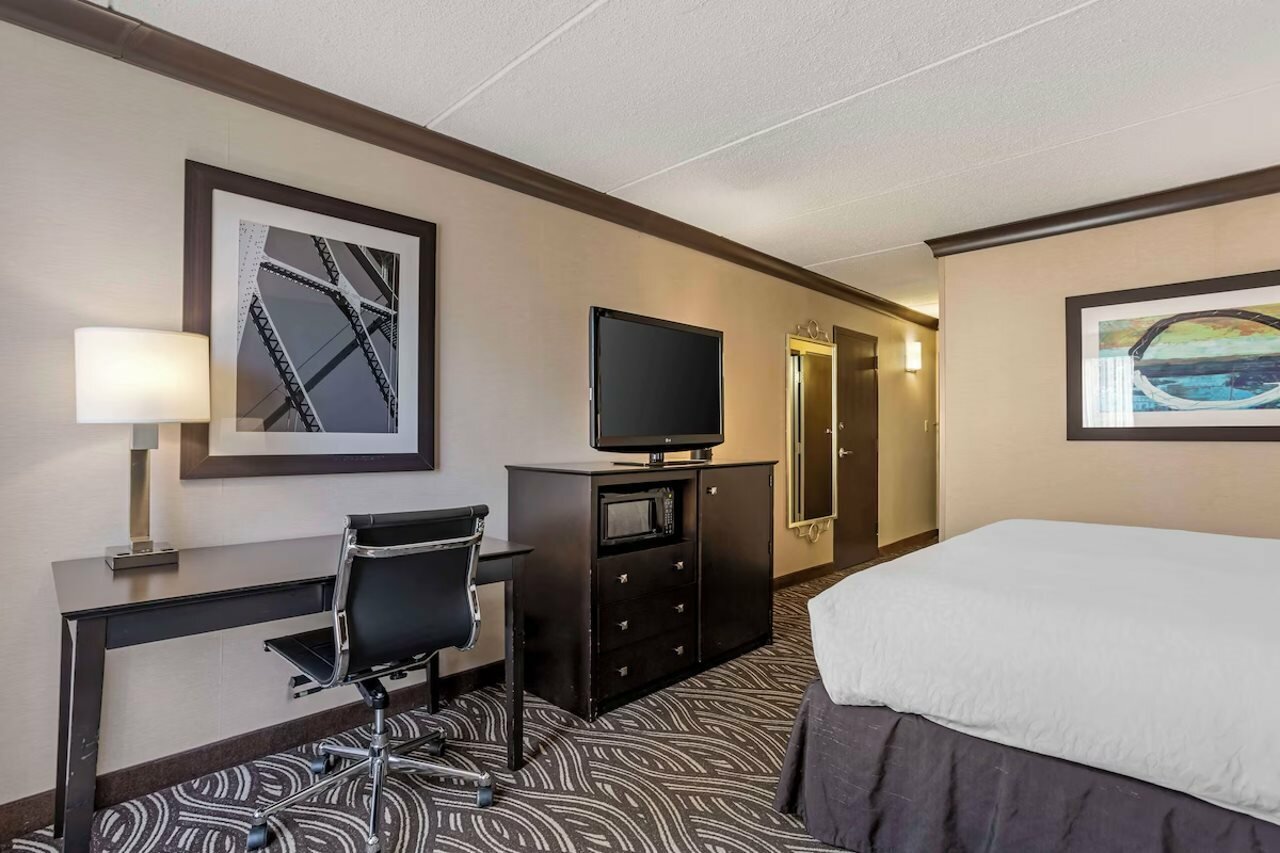 Фото Best Western Plus Kingston Hotel And Conference Center