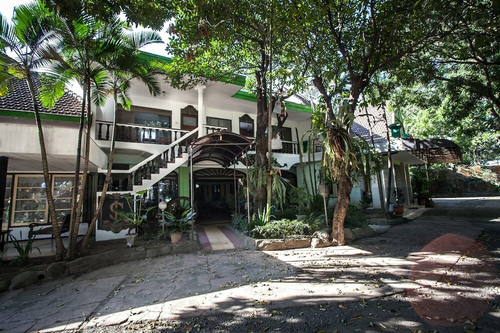 Фото RedDoorz near Balai Kota Malang