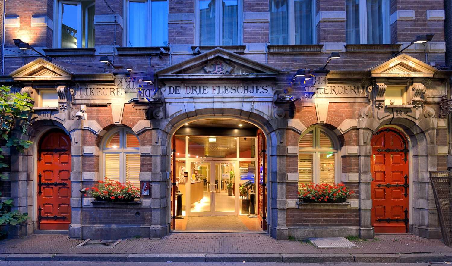 Фото Best Western Dam Square Inn