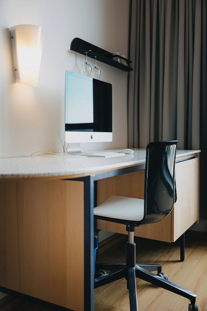 Фото Hotel Le Dauphin Montreal Centre Ville