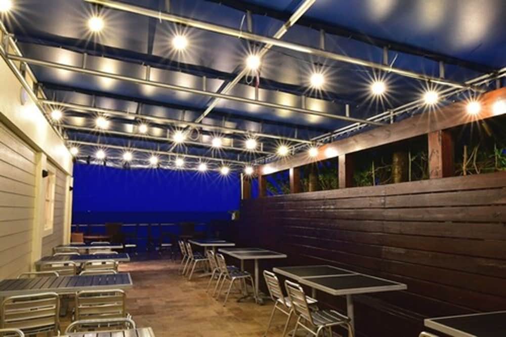 Фото Sun Tower Hotel & Suites on the Beach