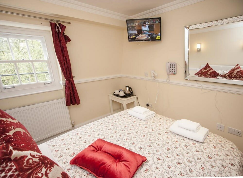 Фото Classic Hyde Park Hotel