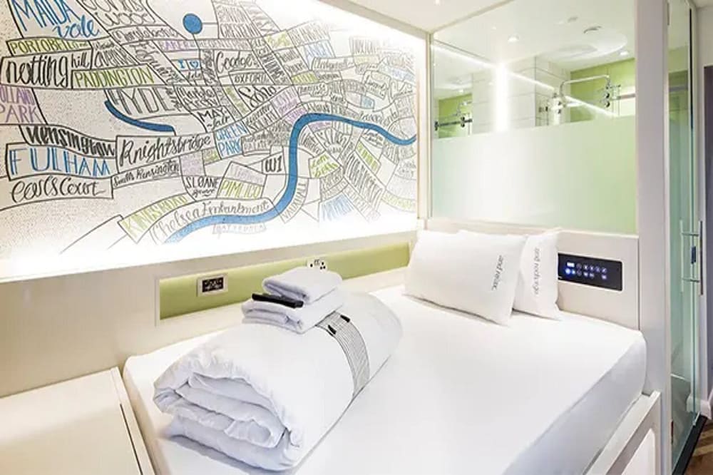 Фото Hub by Premier Inn London Westminster Abbey Hotel