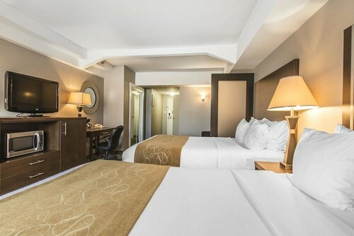 Гостиница Comfort Suites Downtown в Монреале