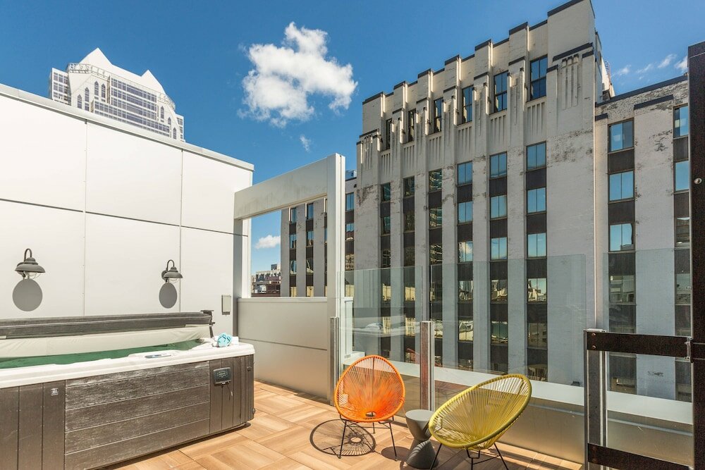 Фото Renaissance Montreal Downtown Hotel