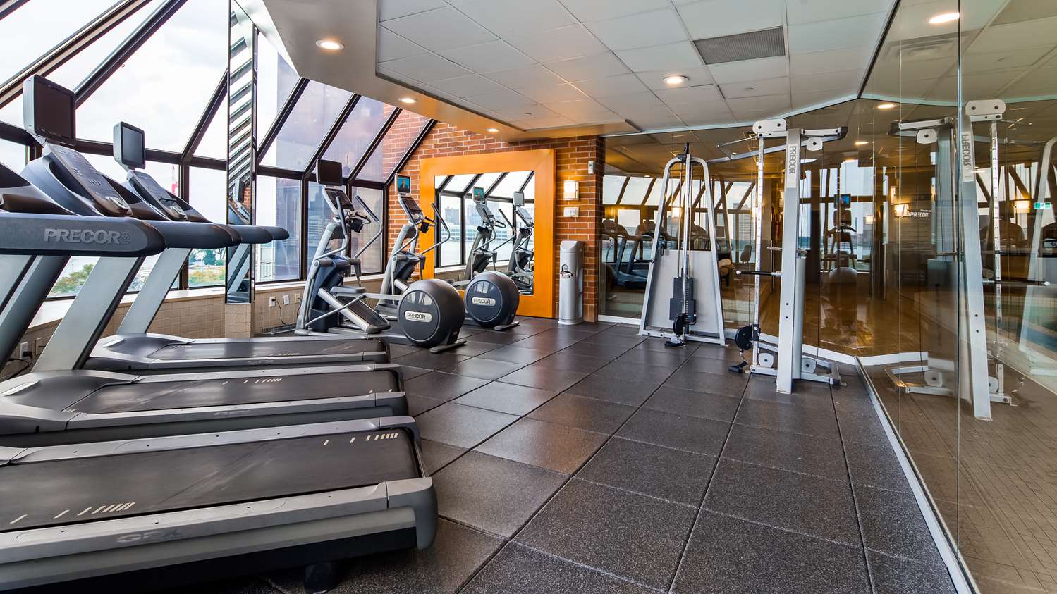 Фото Best Western Plus Waterfront Hotel