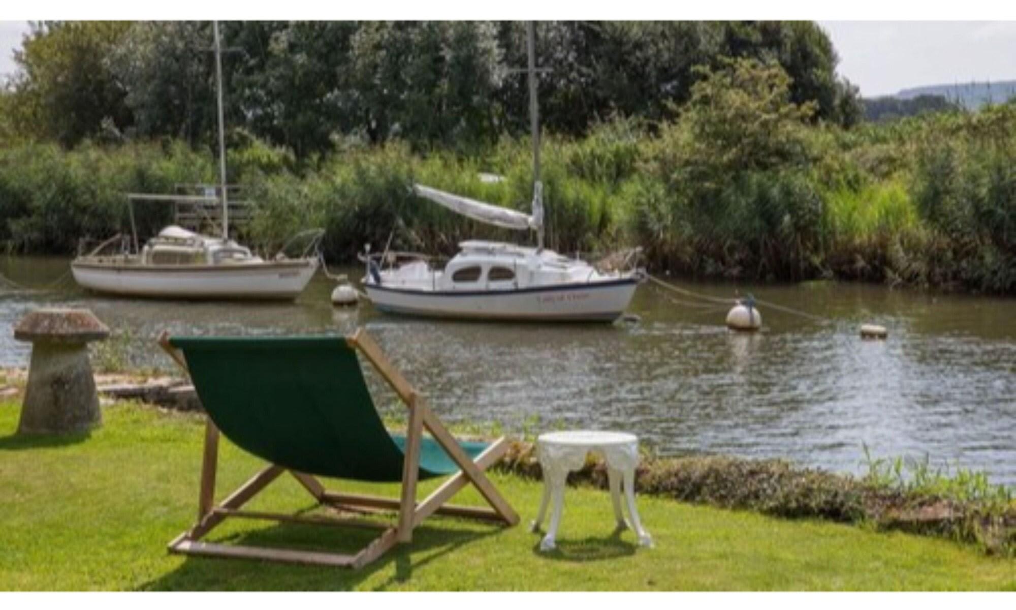 Фото The Priory Hotel