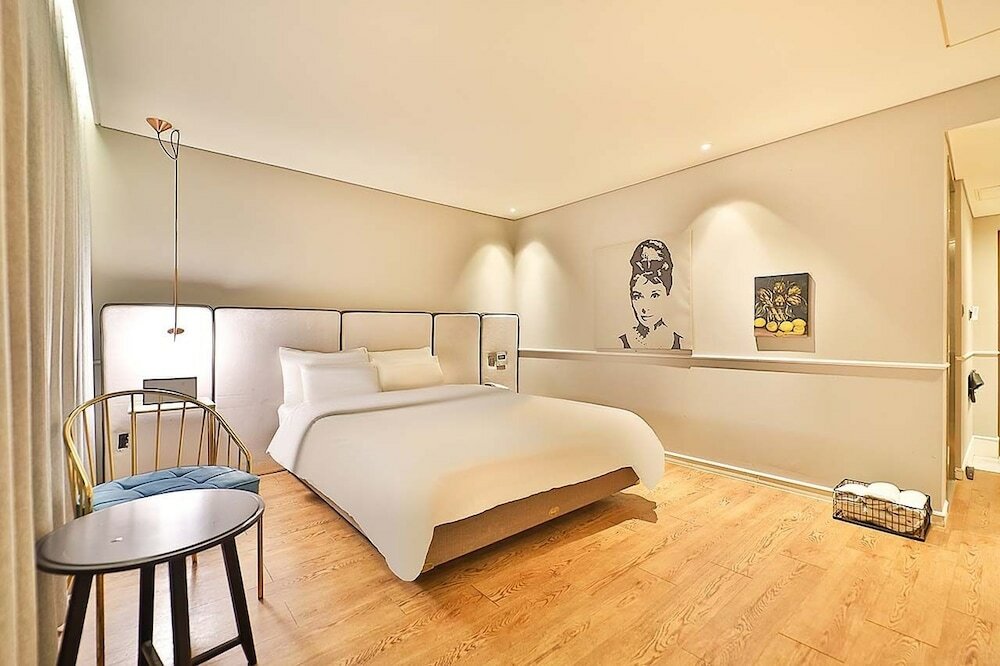 Фото Hotel Londoner Yongwon