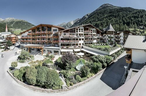 Внешний вид отеля Das Central - Alpine. Luxury. Life, Sölden в Зёльдене, фото 5