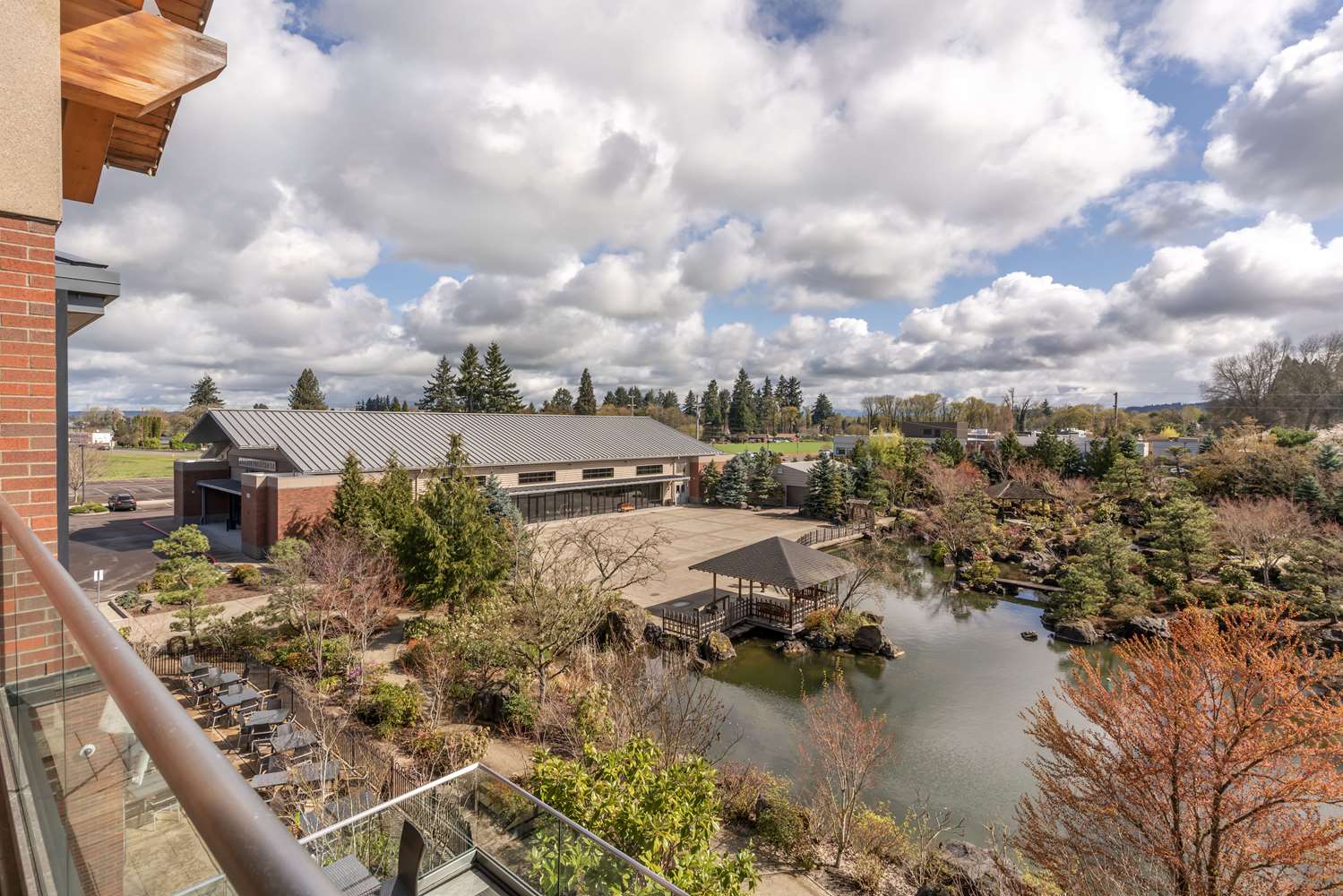 Фото Best Western Premier Boulder Falls Inn