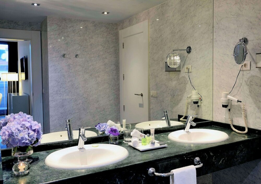 Фото Nh Collection Villa de Bilbao