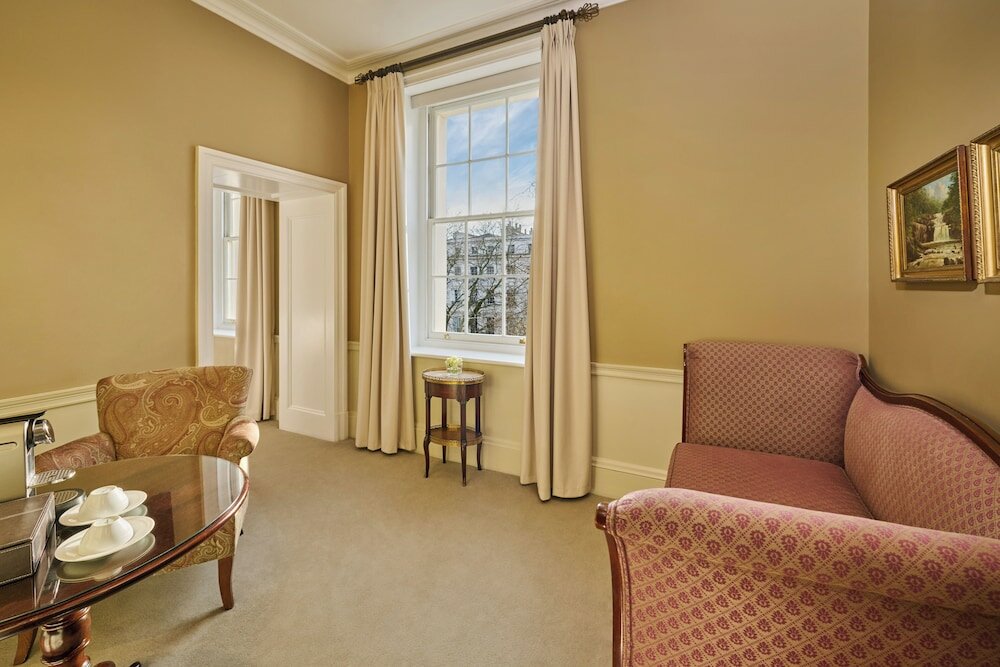 Фото Roseate House London