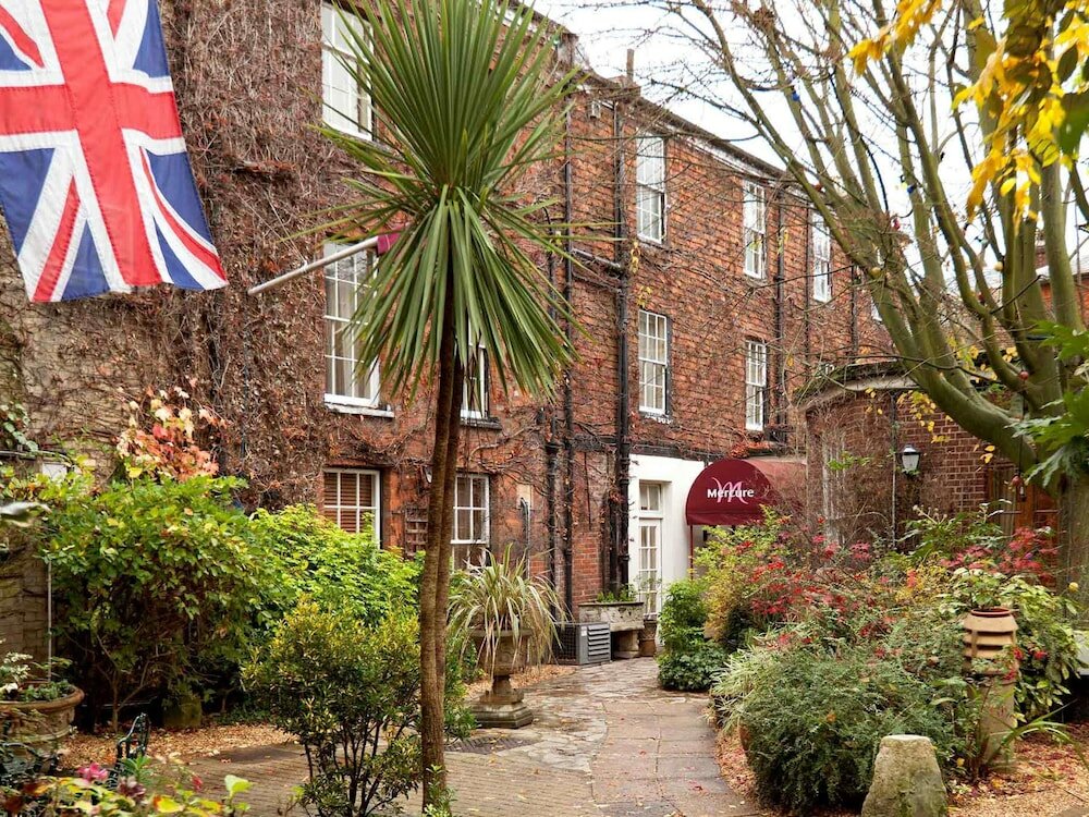 Фото Mercure Salisbury White Hart Hotel