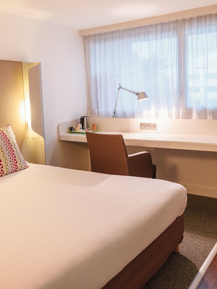 Фото Hotel Campanile Lyon Est Bron Eurexpo