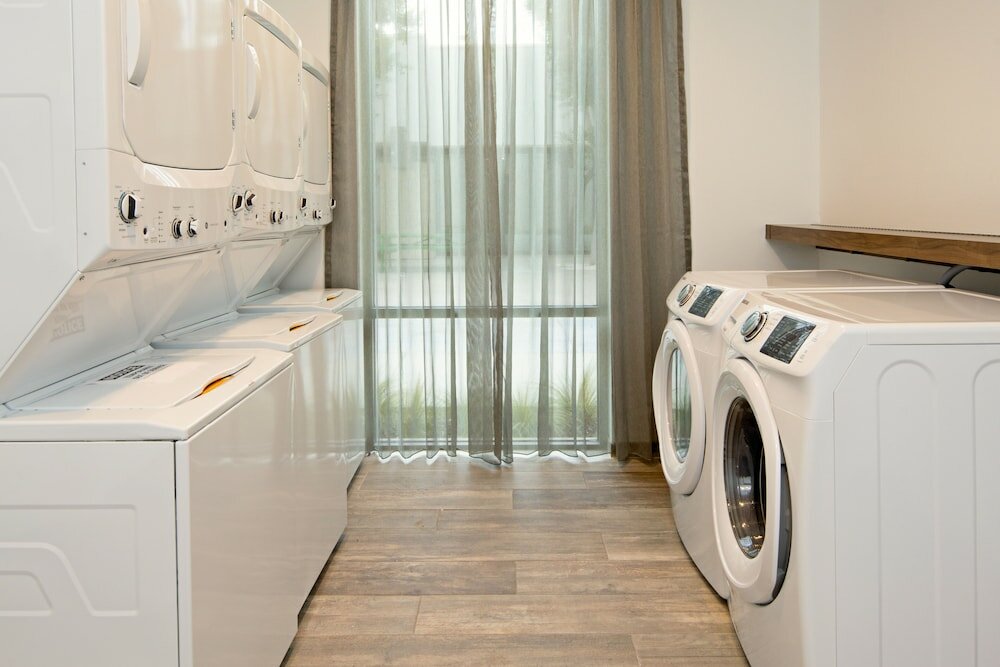 Фото Staybridge Suites Long Beach Airport, an Ihg Hotel