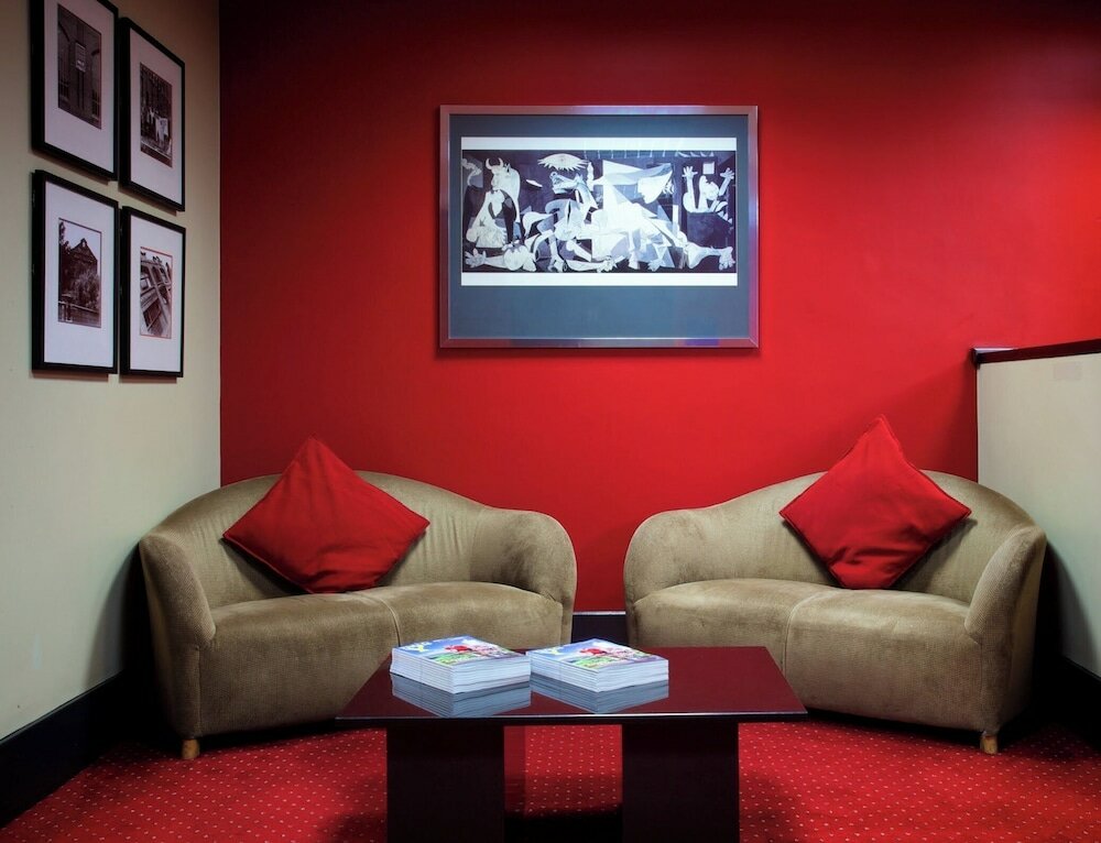 Фото Oyo Flagship Sheffield City Centre