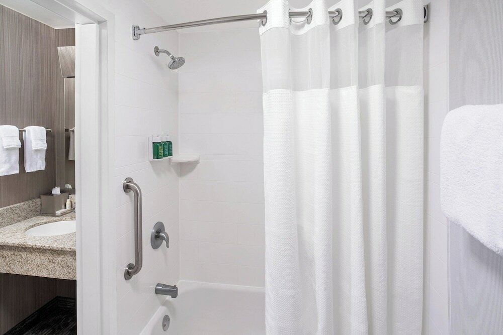 Фото Courtyard Jersey City Newport