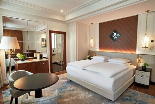 Внешний вид отеля Hotel Vier Jahreszeiten Kempinski Munchen в Мюнхене, фото 4