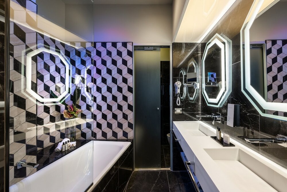 Фото Dharma Luxury Hotel