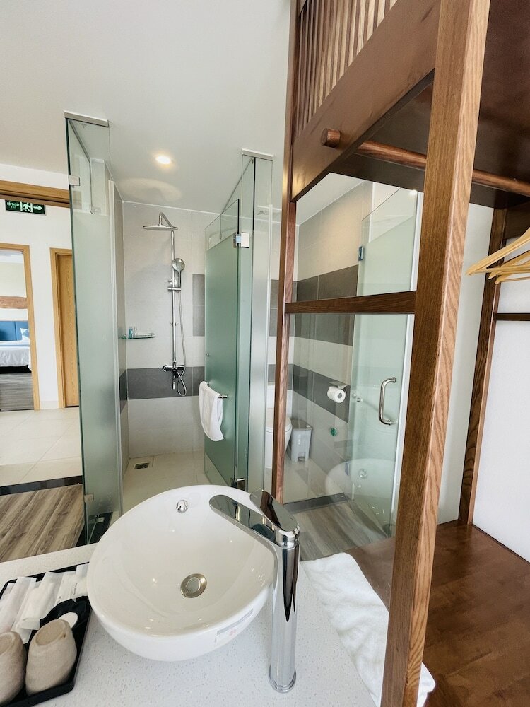 Фото The Light Hotel