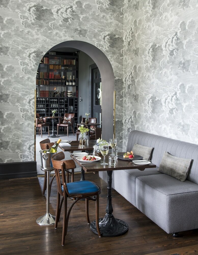 Фото The Churchill Hotel