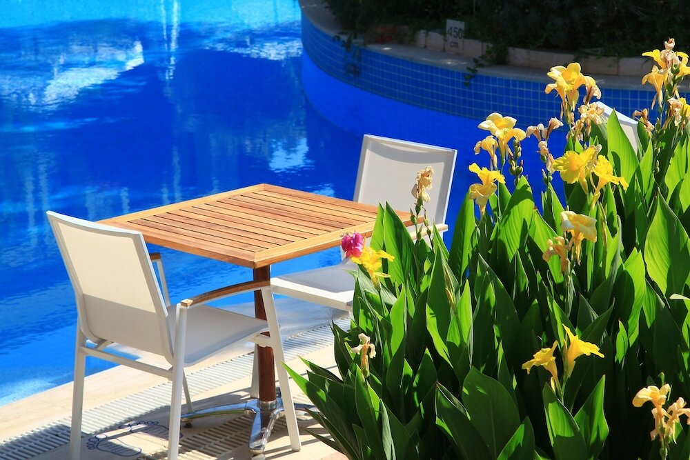 Фото Zeytinada Hotel