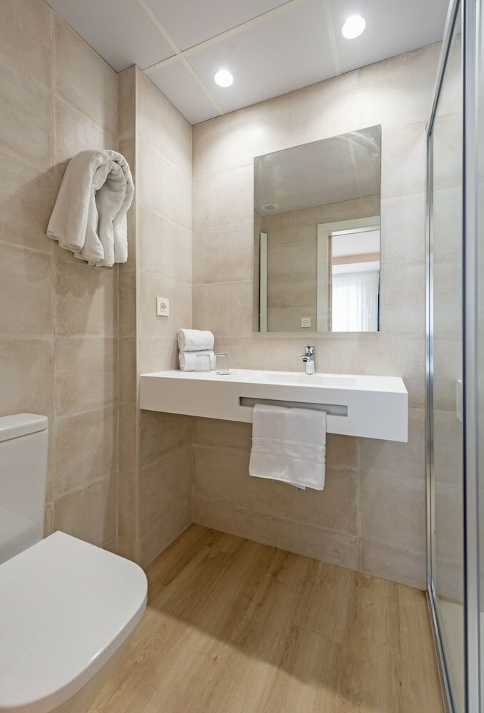 Фото Hostal La Lonja