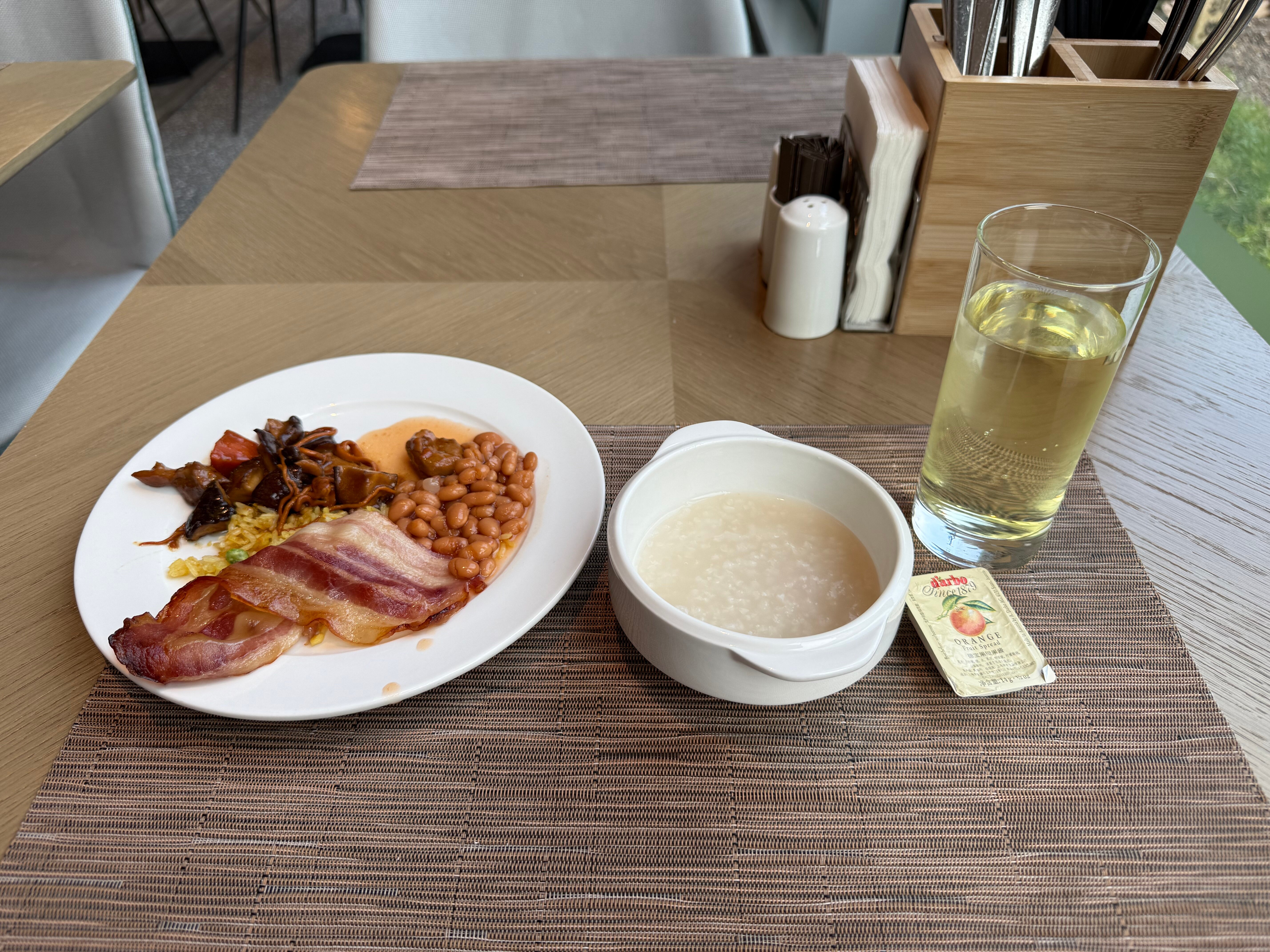 Фото Hilton Garden Inn Shenzhen World Exhibition & Convention Center