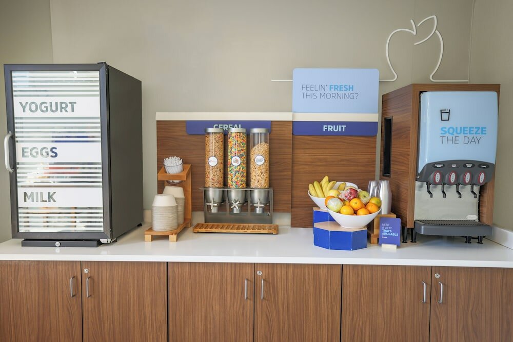 Фото Holiday Inn Express & Suites Raleigh North - Wake Forest, an Ihg Hotel