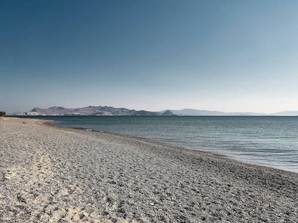 Фото Theros All Suite Hotel - Adults Only