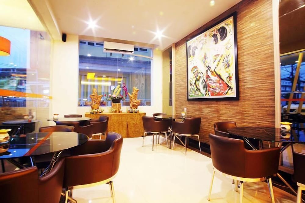 Фото Avira Hotel Makassar