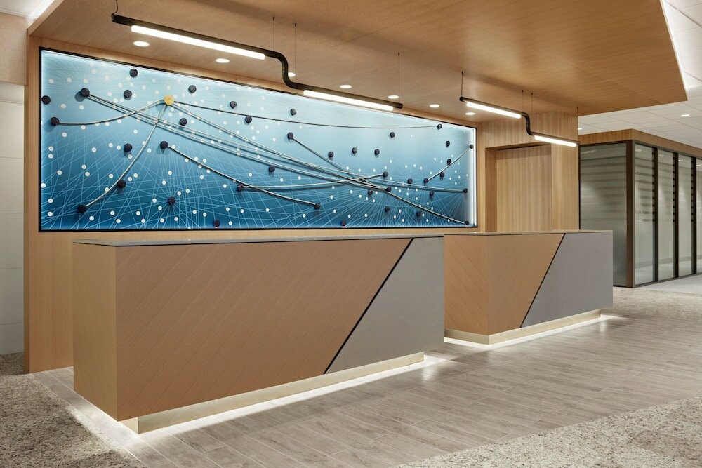 Фото Delta Hotels Calgary Airport In Terminal