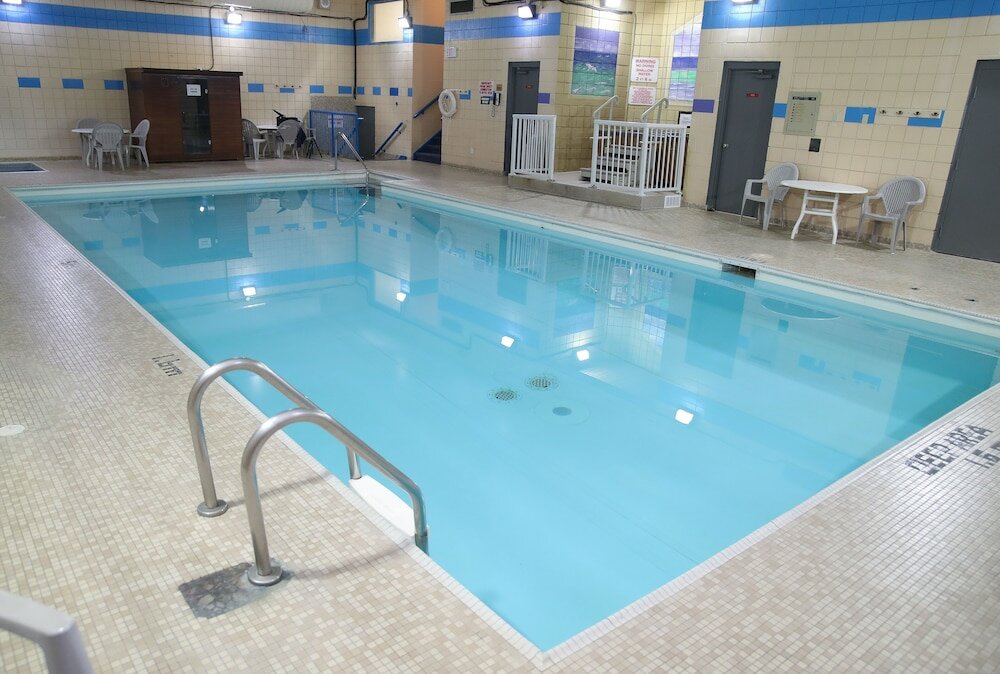 Фото Prince Arthur Waterfront Hotel & Suites