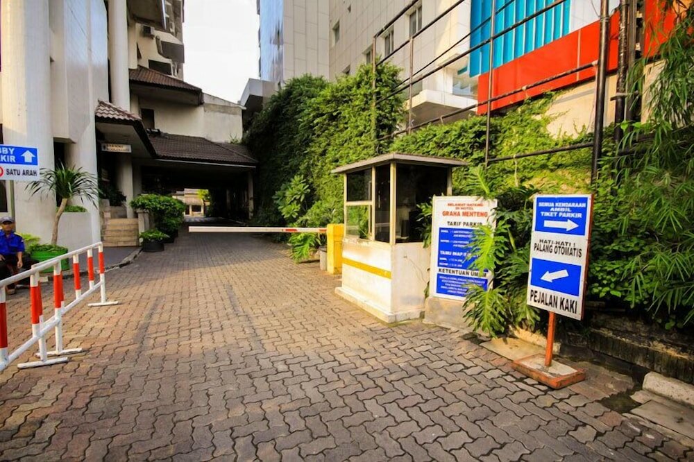 Фото Grand Menteng Hotel