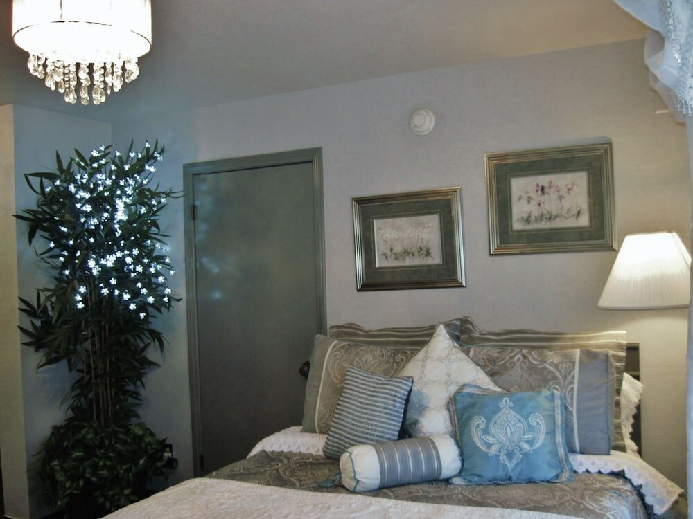 Фото The North Shore Inn