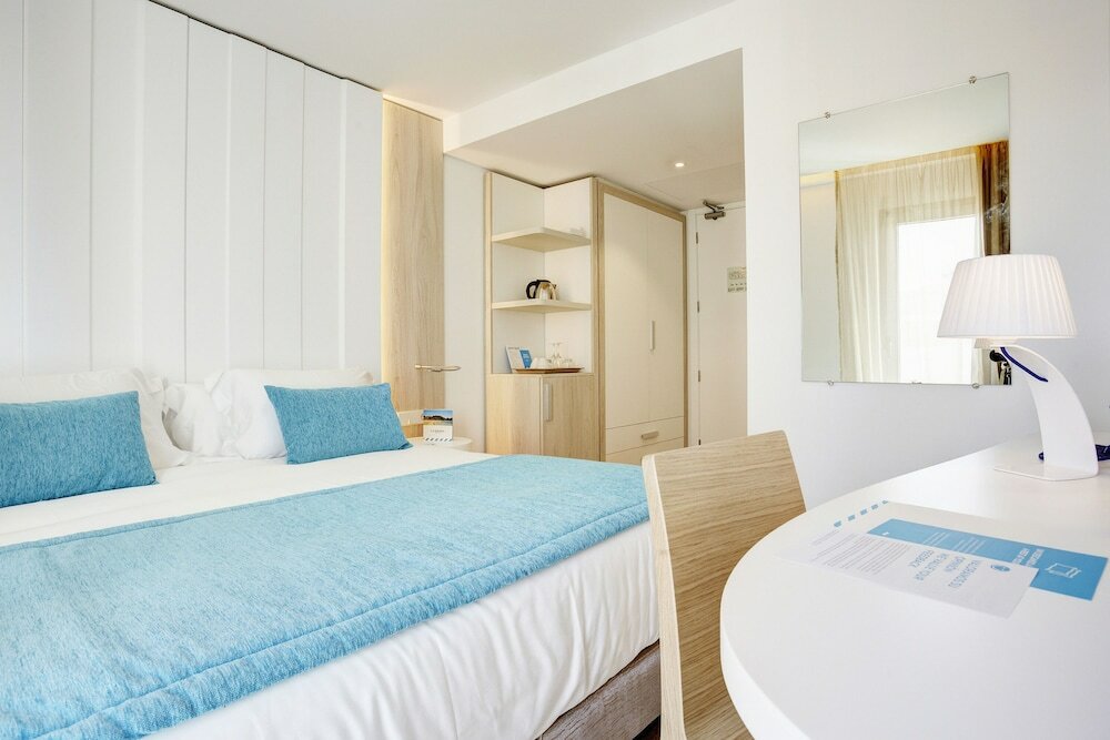 Фото La Goleta Hotel de Mar - Adults Only