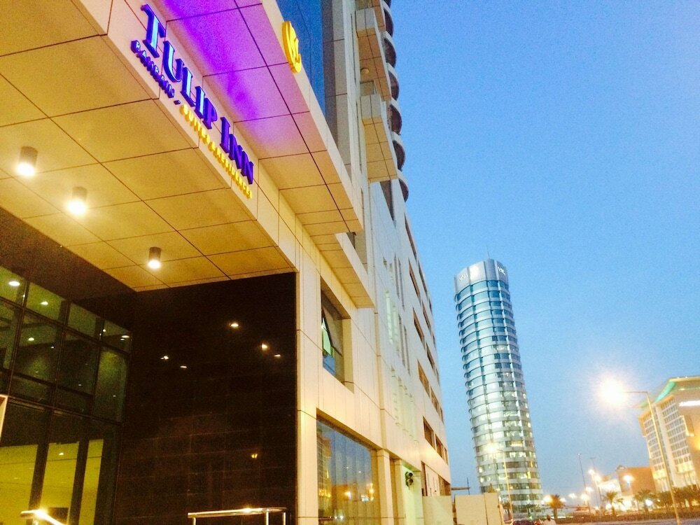 Фото Tulip Hotel And Suites