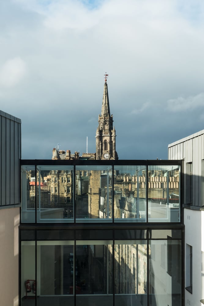 Фото ibis Edinburgh Centre South Bridge  Royal Mile