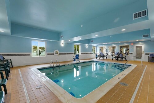 Гостиница Candlewood Suites Erie в Эри