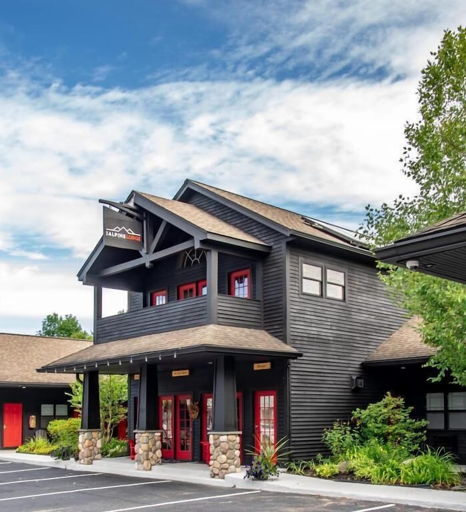 Фото The Alpine Lodge