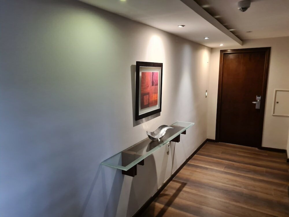 Фото Crystal Tower Hotel